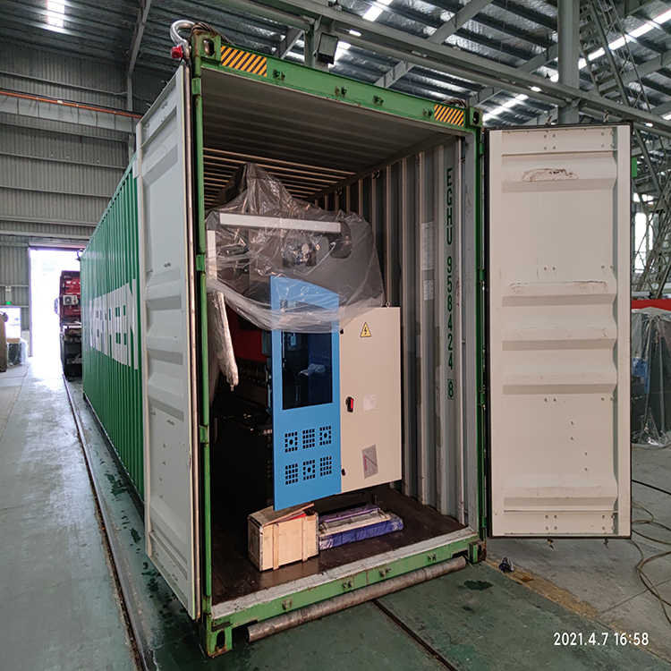 300t / 4000 Machine Brake Press Hydraulic