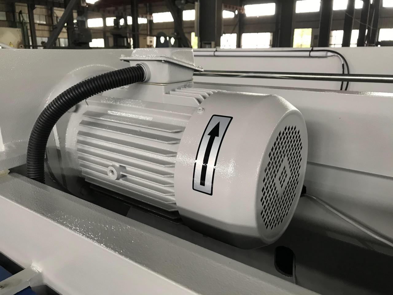 4mm Oem Qc11y-8x3200 Nc Makîneya Parzûna Guillotine Hydraulic Guillotine